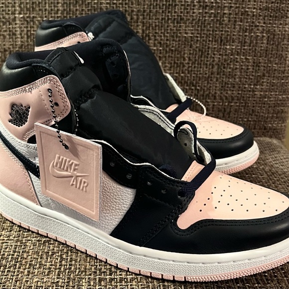 JORDAN 1 RETRO HIGH OG - Picture 3 of 11